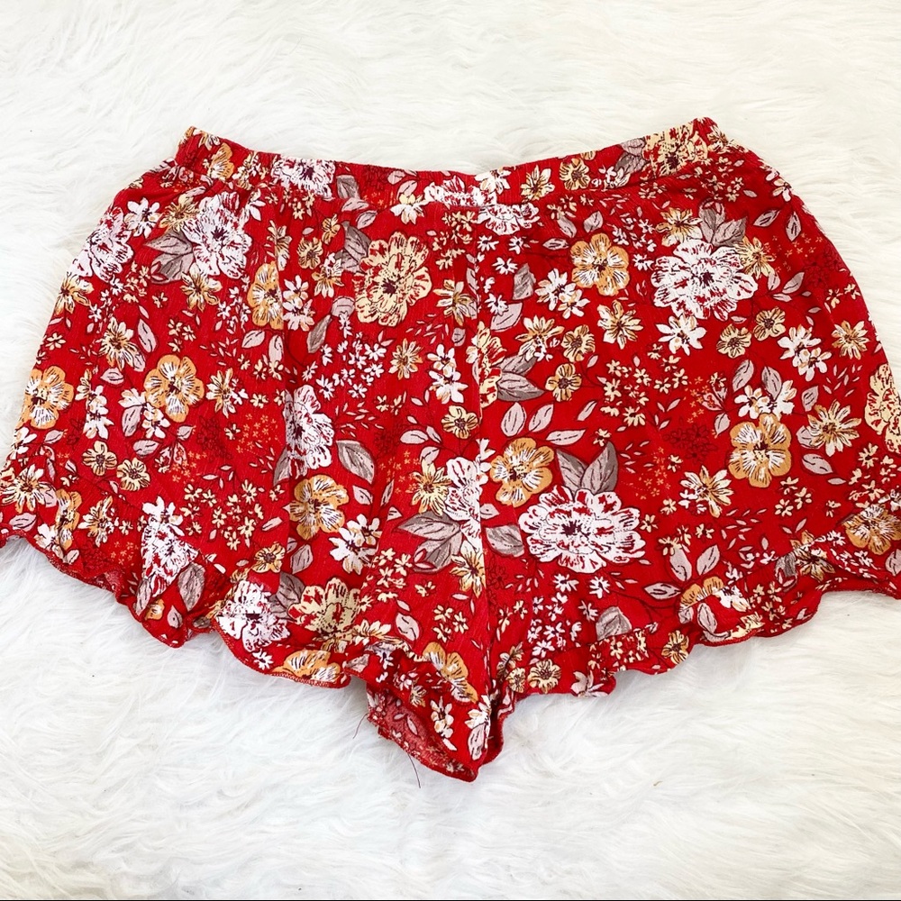Red Floral Print Shorts - Picture 2 of 3